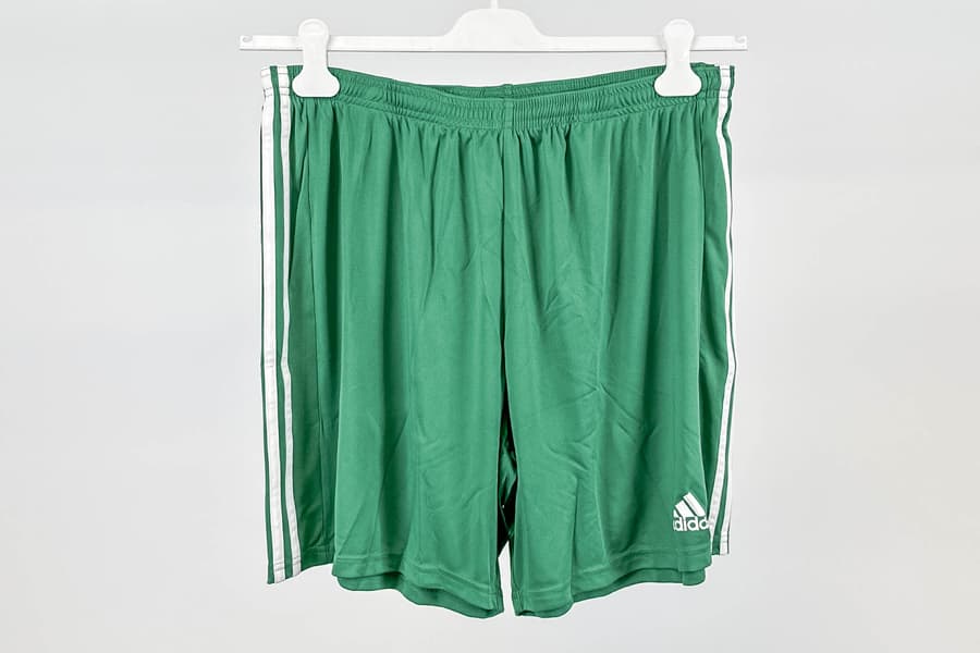 2 adidas Shorts Squadra 21 grün/weiß, Gr. XS